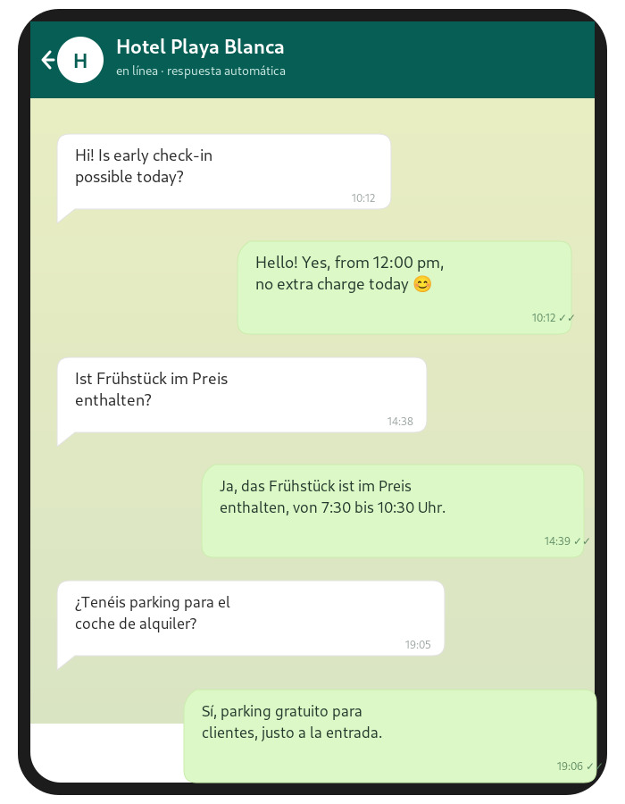Asistente de IA respondiendo consultas de hu&eacute;spedes en varios idiomas por WhatsApp en un hotel de Lanzarote